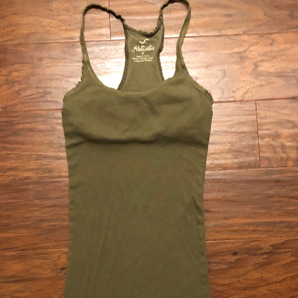 Hollister racerback M